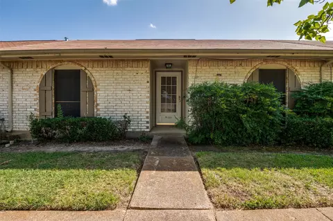 3 W Mountain Creek Dr #5, Grand Prairie, TX 75052
