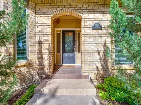 Entry Way - 7424 Summitview Dr, Irving, TX 75063 photo 1 of 2