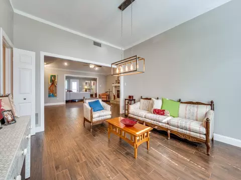Living - 7424 Summitview Dr, Irving, TX 75063 photo 4 of 6