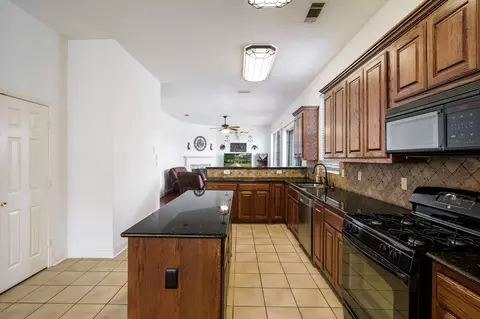 8213 Eagle Dr, Rowlett, TX 75088 photo 12