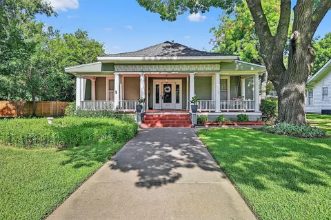 1018 N Woods St, Sherman, TX 75092