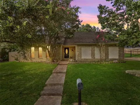 209 Patricia Dr, Hewitt, TX 76643