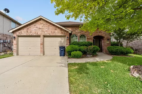 14013 Lost Spurs Rd, Roanoke, TX 76262
