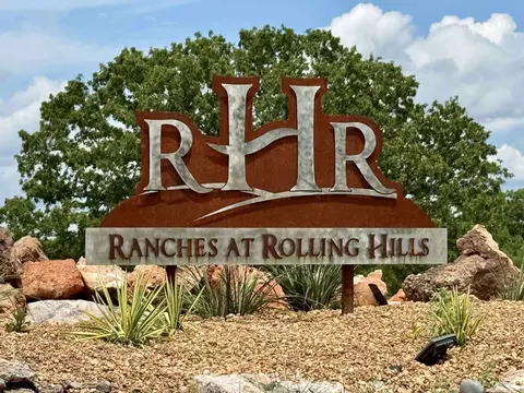 100 Rolling Hills Blvd, Alvord, TX 76225