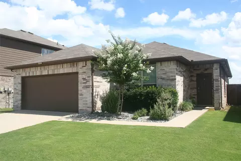 905 Ravenwood Ln, Van Alstyne, TX 75495