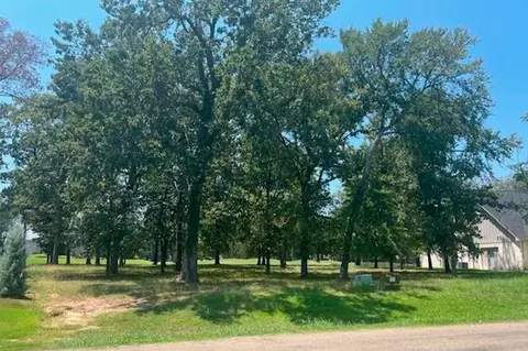 213 Saint Andrews Dr, Mabank, TX 75156