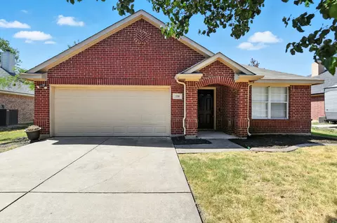 220 Benton Dr, Roanoke, TX 76262