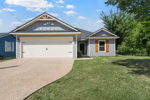 509 Mckinley St, Mcgregor, TX 76657