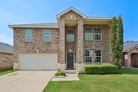 2825 Desert Dr, Denton, TX 76210