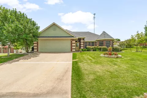 1100 Huffman Dr, Glen Rose, TX 76043