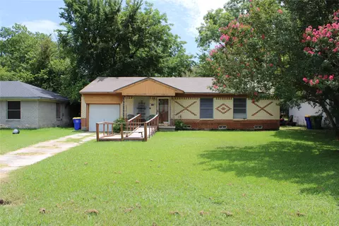 614 E Farmers Rd, Seagoville, TX 75159