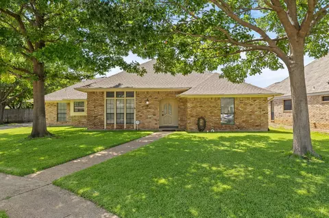 1405 Wagonwheel Ct, Irving, TX 75061