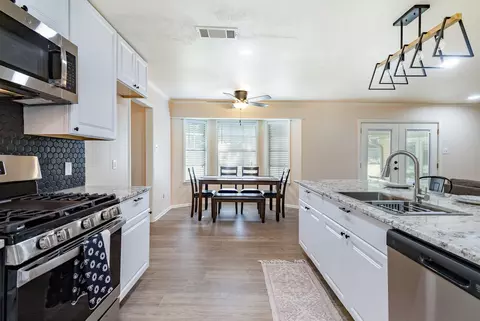 542 Forrest Ln, Corsicana, TX 75110