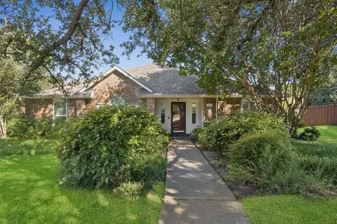 4920 Clover Haven Cir, Dallas, TX 75227