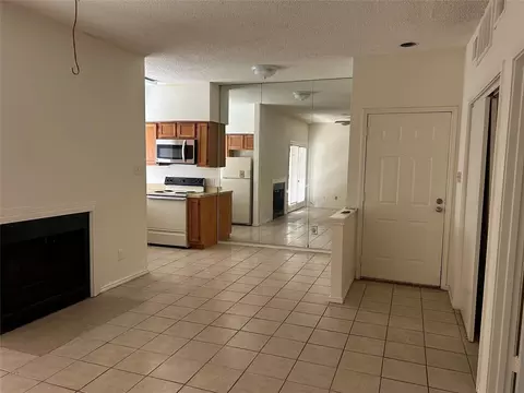 9747 Whitehurst Ln #85, Dallas, TX 75243