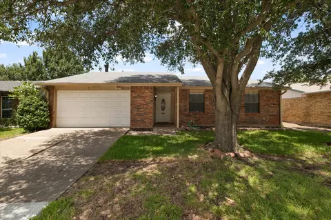 5529 Gates Dr, The Colony, TX 75056