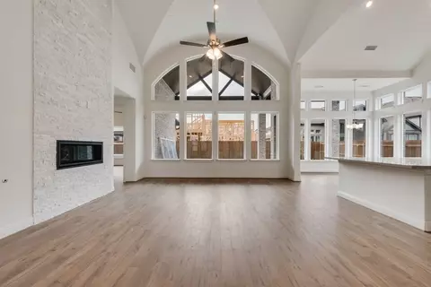 7631 Lanier Ln, Grand Prairie, TX 75054