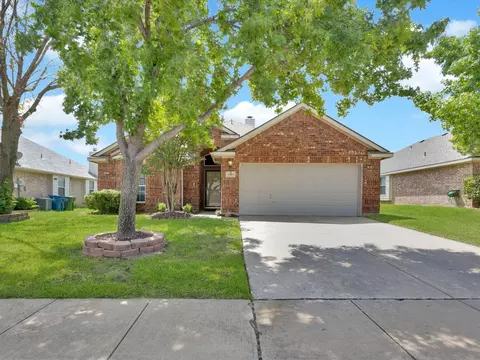1909 Belmont Dr, Roanoke, TX 76262