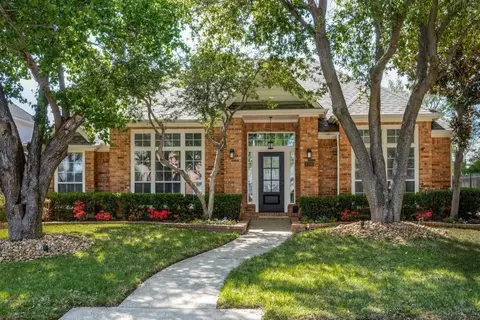 2300 Hunter Place Ln, Arlington, TX 76006