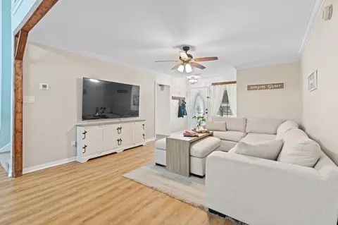 305 College St, Joshua, TX 76058