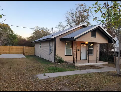 201 S 2nd St, Bangs, TX 76823