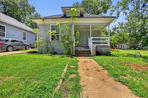 110 E Munson St, Denison, TX 75021