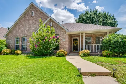 1676 Castle Rock Dr, Lewisville, TX 75077