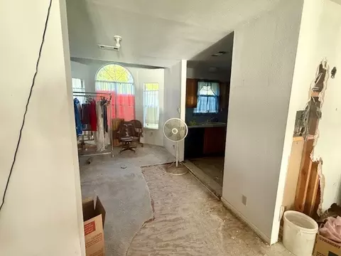 Entry Way - 105 Carson Rd, Mabank, TX 75156 photo 2 of 6