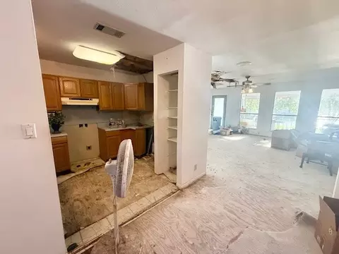 Entry Way - 105 Carson Rd, Mabank, TX 75156 photo 3 of 6
