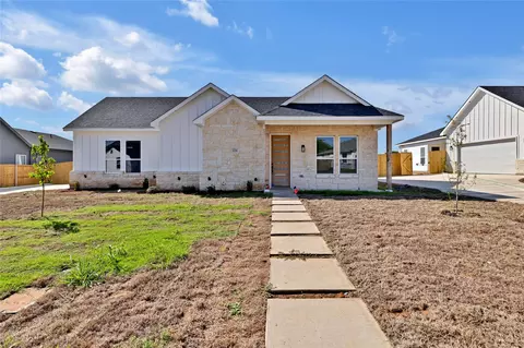 1214 Gannon Ln, Desoto, TX 75115