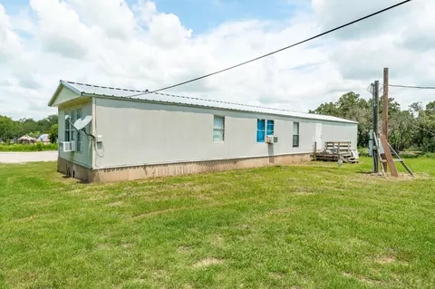133 N Comanche Dr, De Leon, TX 76444 photo 6