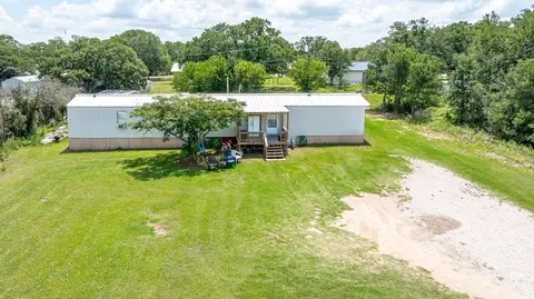133 N Comanche Dr, De Leon, TX 76444 photo 8