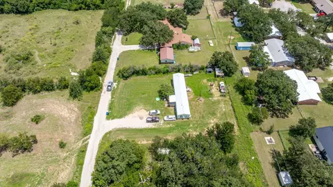 133 N Comanche Dr, De Leon, TX 76444 photo 16