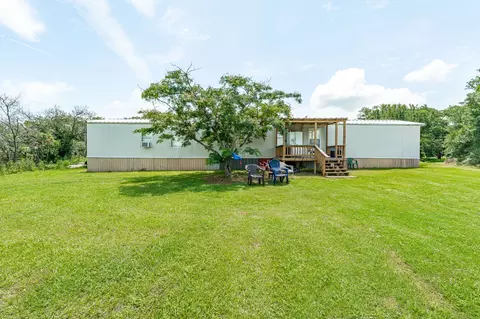 133 N Comanche Dr, De Leon, TX 76444 photo 3