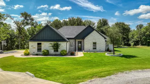 1060 Kessler Rd, Weatherford, TX 76087