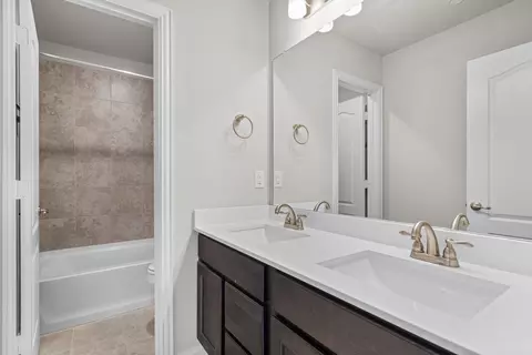 Bath - 3300 Becker Dr, Denton, TX 76207 photo 2 of 2