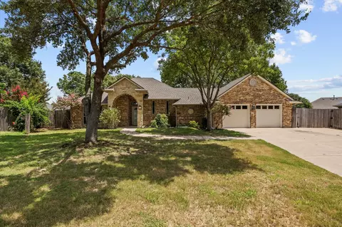 608 Hanover Dr, Waxahachie, TX 75165