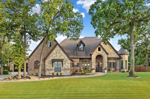 210 Woodland Dr, Krugerville, TX 76227