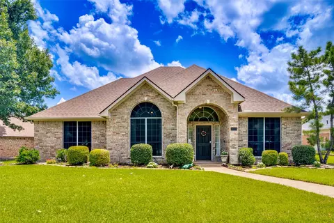 4302 Lake Hill Dr, Rowlett, TX 75089
