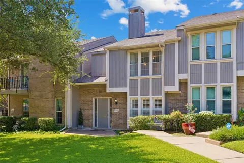 7518 Riverbrook Dr #33, Dallas, TX 75230