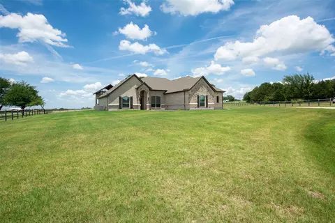 132 Valley Ct, Paradise, TX 76073