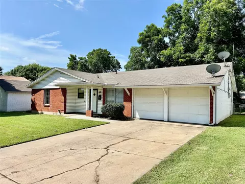 521 Janie Ln, Burleson, TX 76028