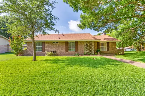 330 Shockley Ave, Desoto, TX 75115