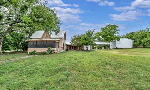 410 S Cleveland, Meridian, TX 76665