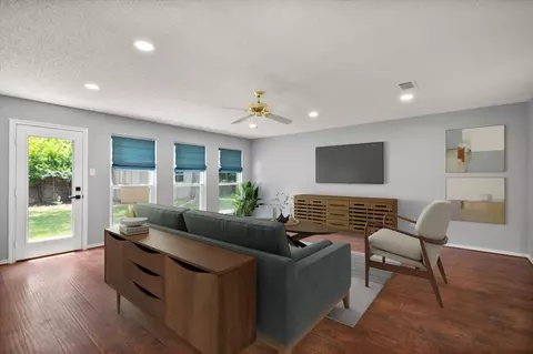 1712 Chip N Dale Dr, Arlington, TX 76012