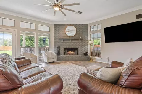 1102 Evening Sun Ln, Mcgregor, TX 76657