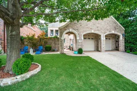 49 Mill Pond Dr, Frisco, TX 75034
