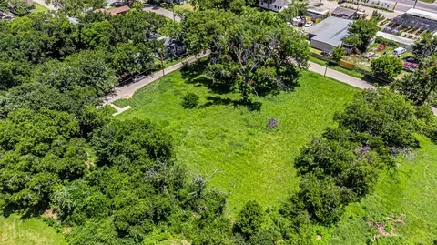 1024 Alvarado St, Cleburne, TX 76031