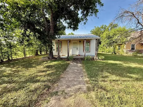 1016 SE 3rd St, Mineral Wells, TX 76067