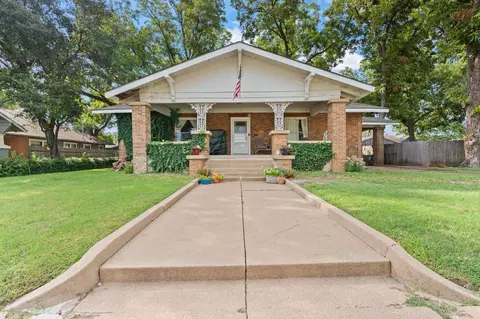 225 Featherston St, Cleburne, TX 76033